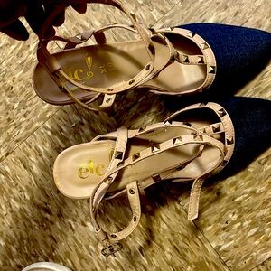 Stunned strap blue Jean print heels